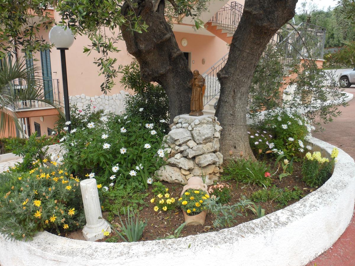 Residence La Cappella Del Convento Rodi Garganico Luaran gambar